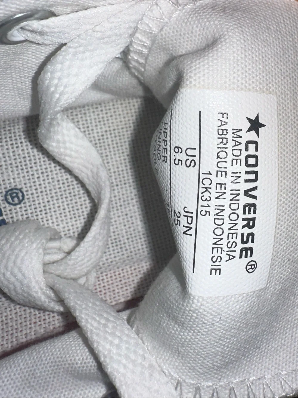 Converse White Low-Top Canvas Sneakers - Picture 9 of 9